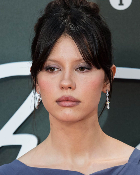 2026 romantic makeup trend mia goth with soft darkromance makeup